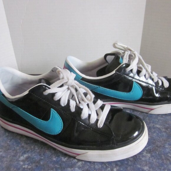 Nike Sweet Classic Patent Leather Low Cuts for Women - Size 8. - Picture 7 of 10